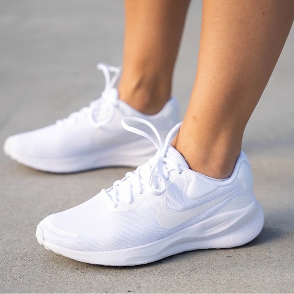 ✔️Size 10 - NWT: NIKE - Women's Revolution 7 Running Shoes - Picture 2 of 13